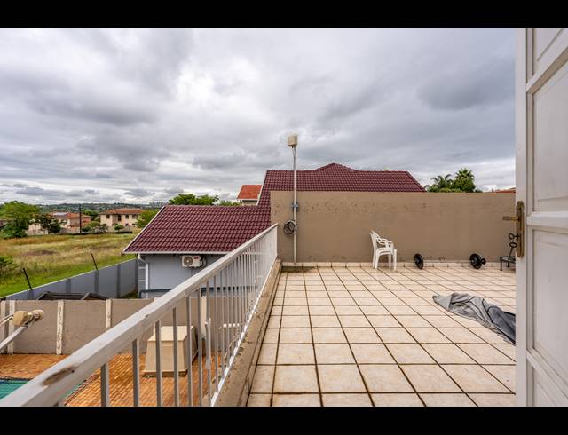 4 BEDROOM CLUSTER FOR SALE IN BROADACRES